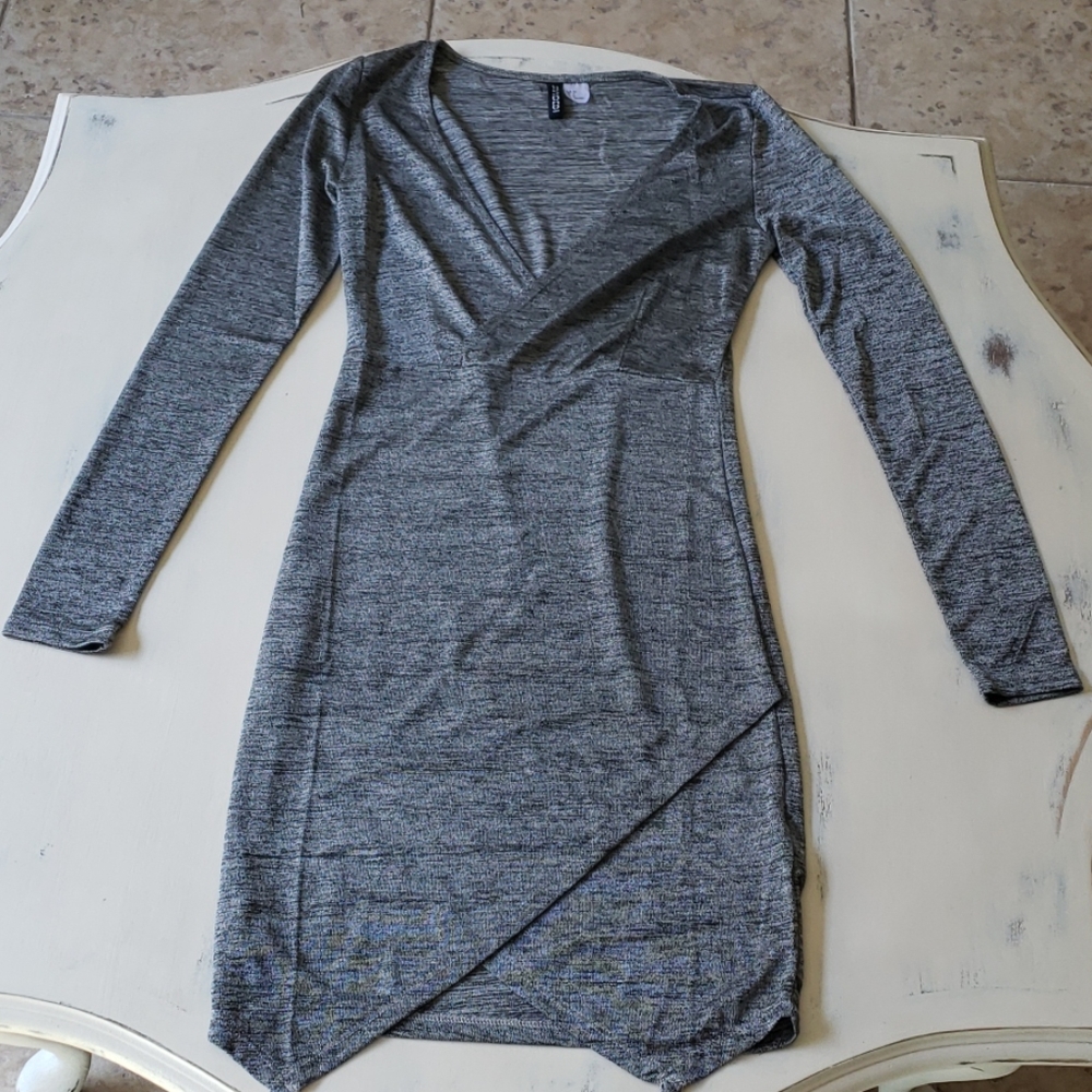 H&M grey long sleeved dress